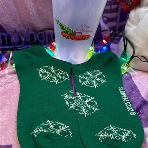Peanuts, Licensed Holiday Socks, Snowflakes Green With Merry Christmas Tumbler